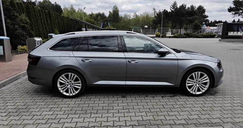 Skoda Superb cena 68000 przebieg: 82000, rok produkcji 2015 z Głubczyce małe 46